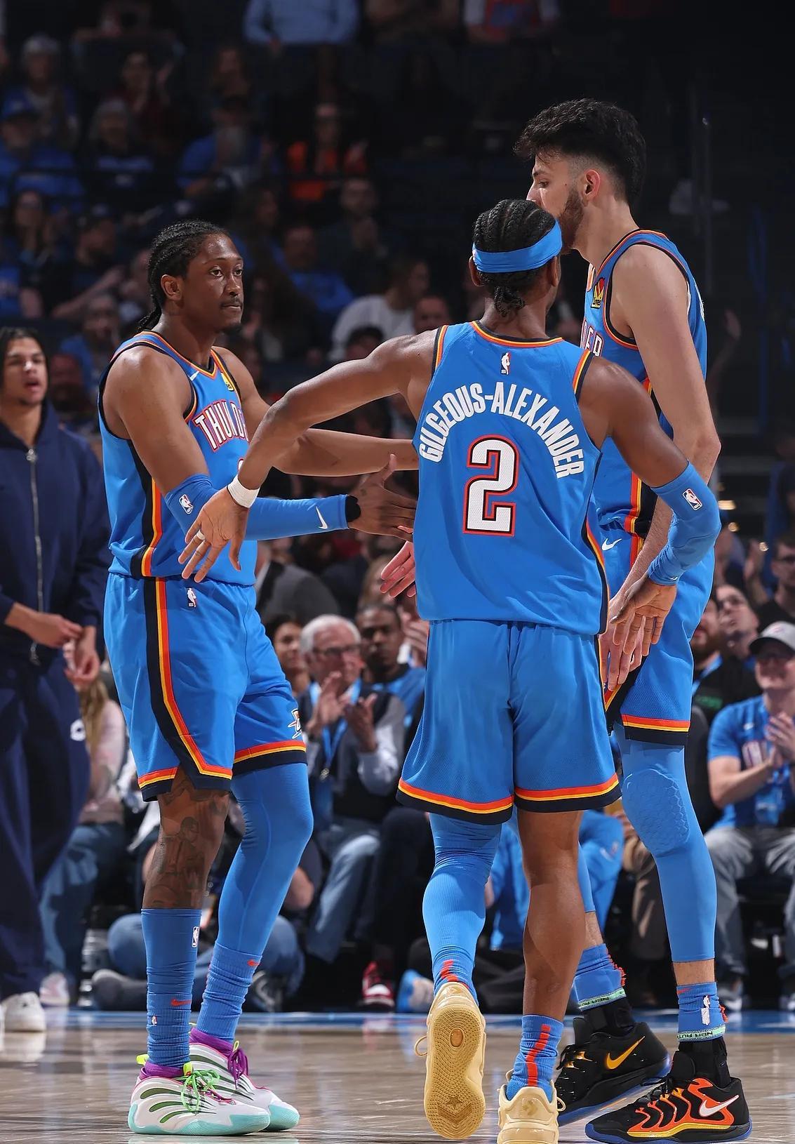 星空体育-明尼苏达森林狼发布备战花絮,集结日豪取连胜,NBA常规赛任务艰巨,纪律约束更严格的简单介绍