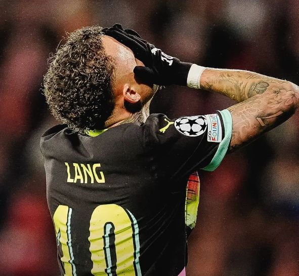 国际比赛日埃因霍温主帅复盘：法甲节点到来，更衣室稳定，资深球员宣示担当的简单介绍