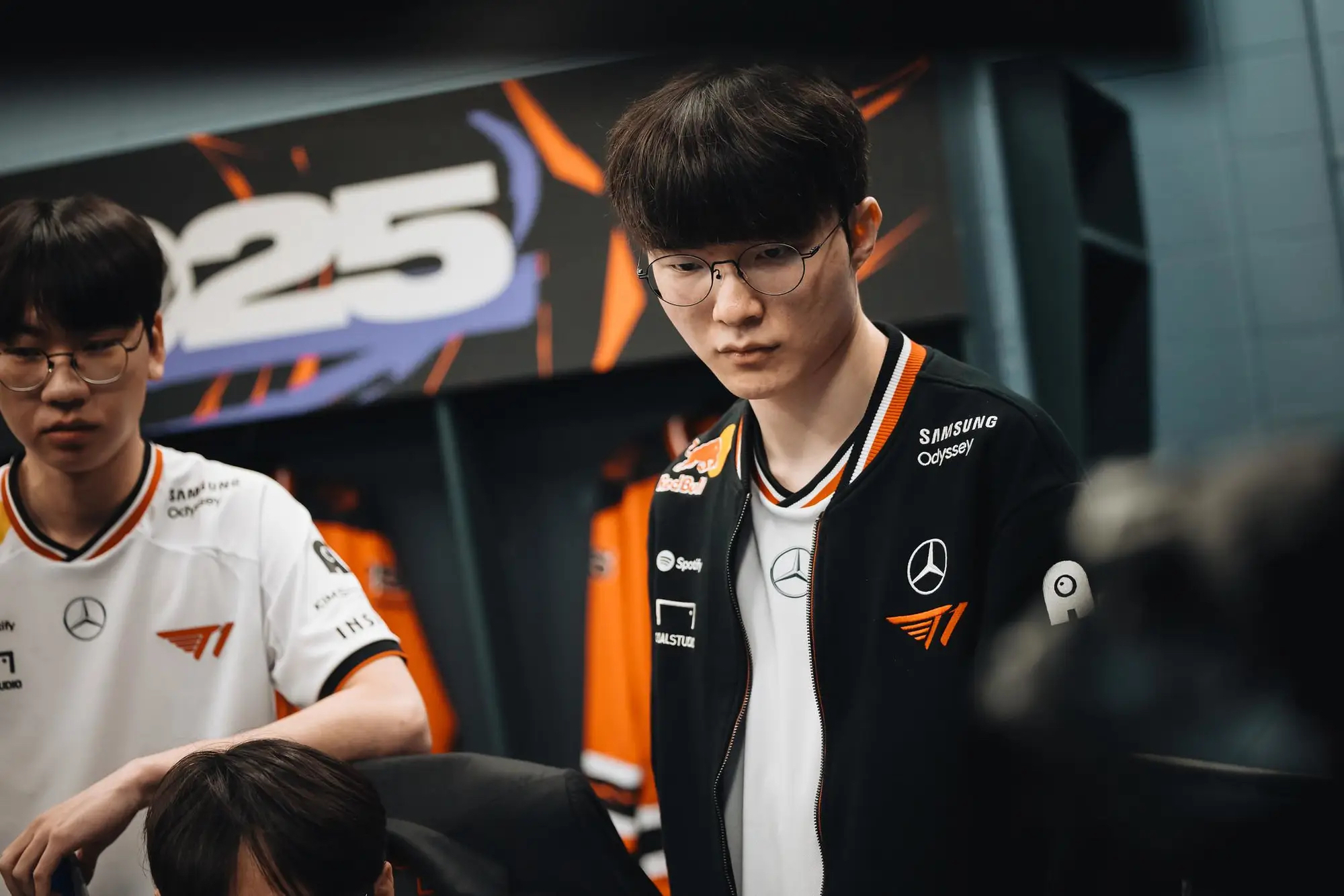 星空体育-Faker在FPX比赛中回归赛场，势不可挡引发热议！的简单介绍